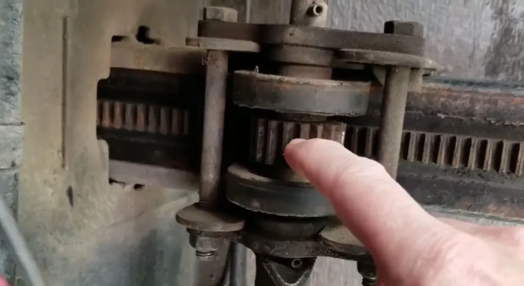 One Side of The Slide Out Not Working