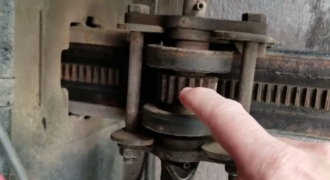 One Side of The Slide Out Not Working